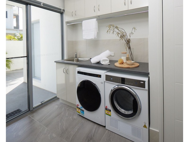 3 Marina Parade, Jacobs Well QLD 4208