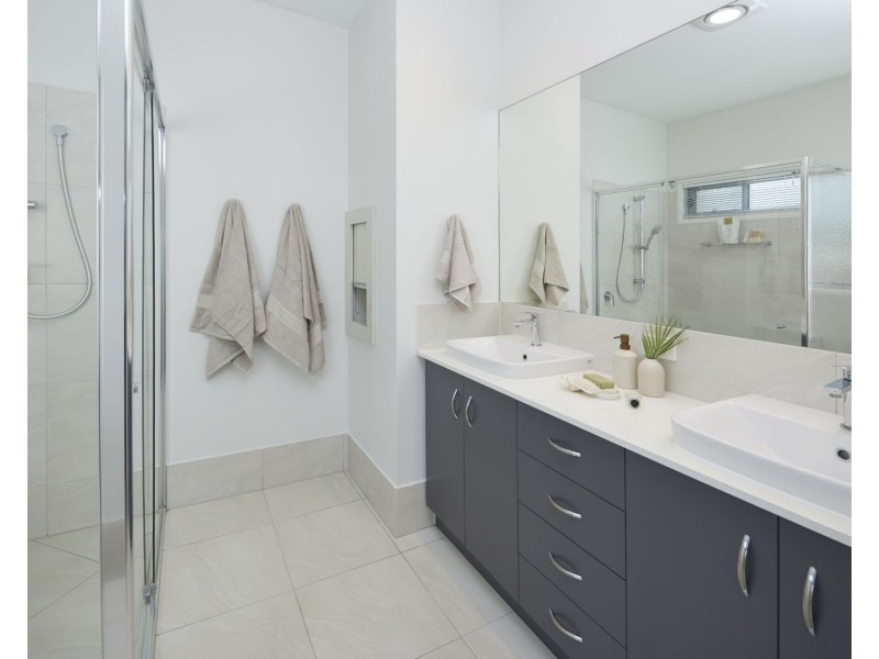 3 Marina Parade, Jacobs Well QLD 4208