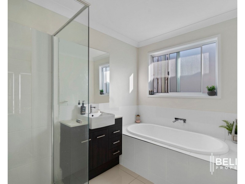 145 The Heights Boulevard, Pimpama QLD 4209