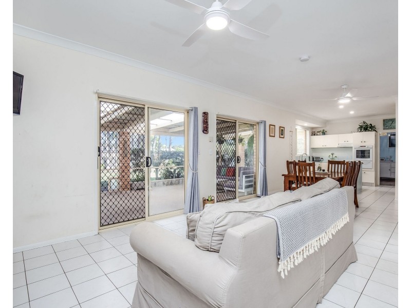 1 Banka Avenue, Jacobs Well QLD 4208
