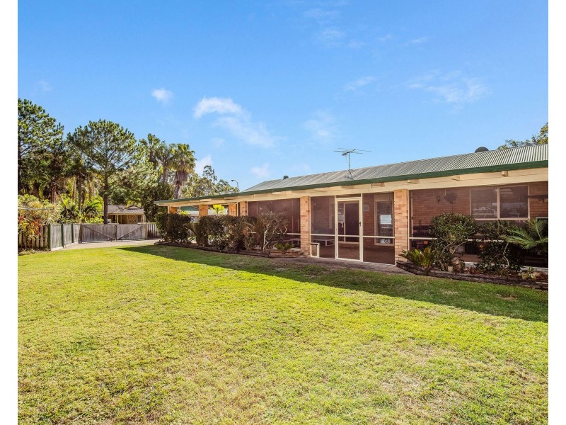 1 Banka Avenue, Jacobs Well QLD 4208