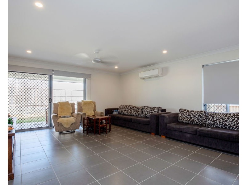 6 Blue Bay Street, Jacobs Well QLD 4208