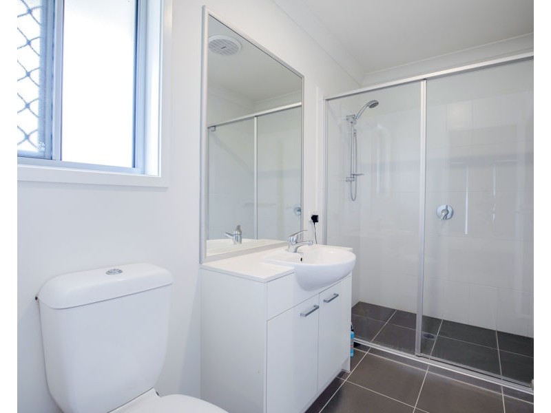 6 Blue Bay Street, Jacobs Well QLD 4208