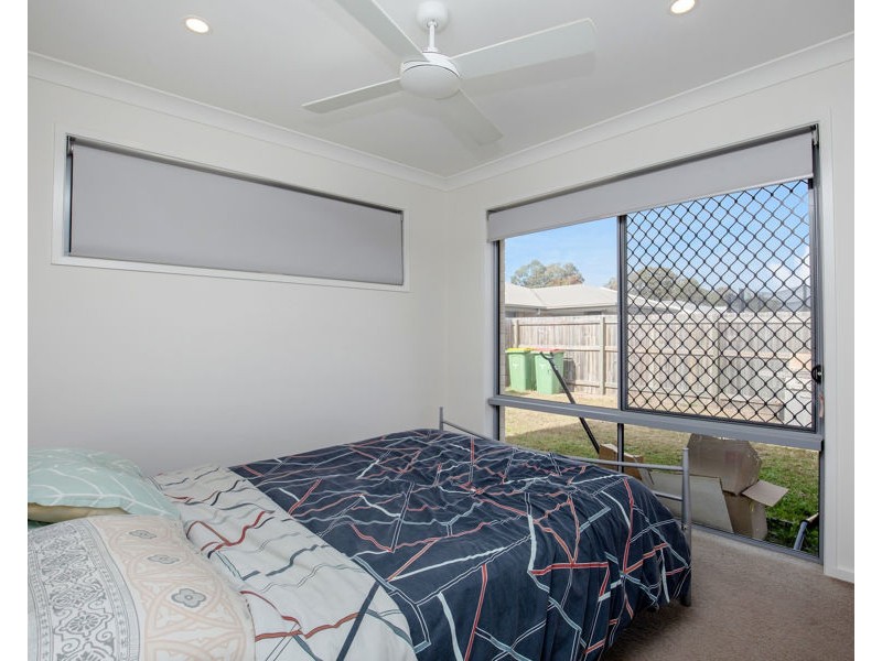 6 Blue Bay Street, Jacobs Well QLD 4208