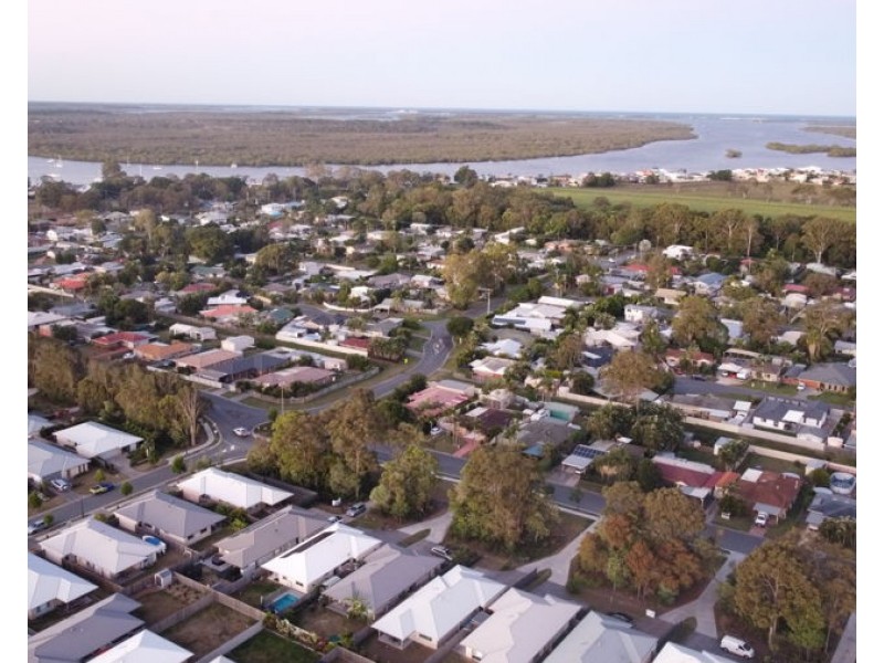 6 Blue Bay Street, Jacobs Well QLD 4208