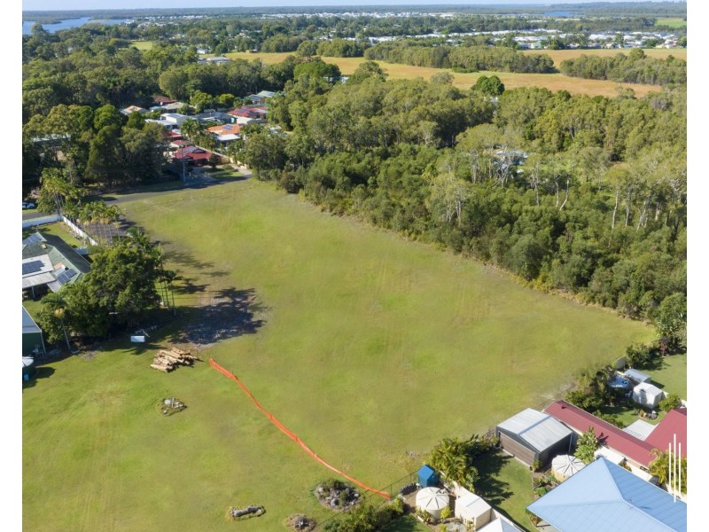 16 Pelican Parade, Jacobs Well QLD 4208