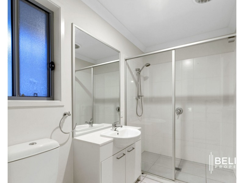 3 Helmore Road, Jacobs Well QLD 4208