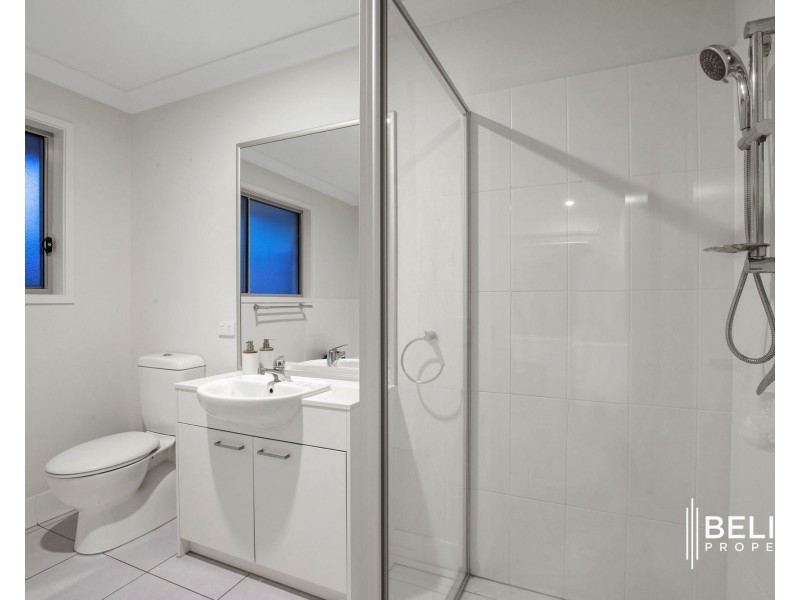 3 Helmore Road, Jacobs Well QLD 4208