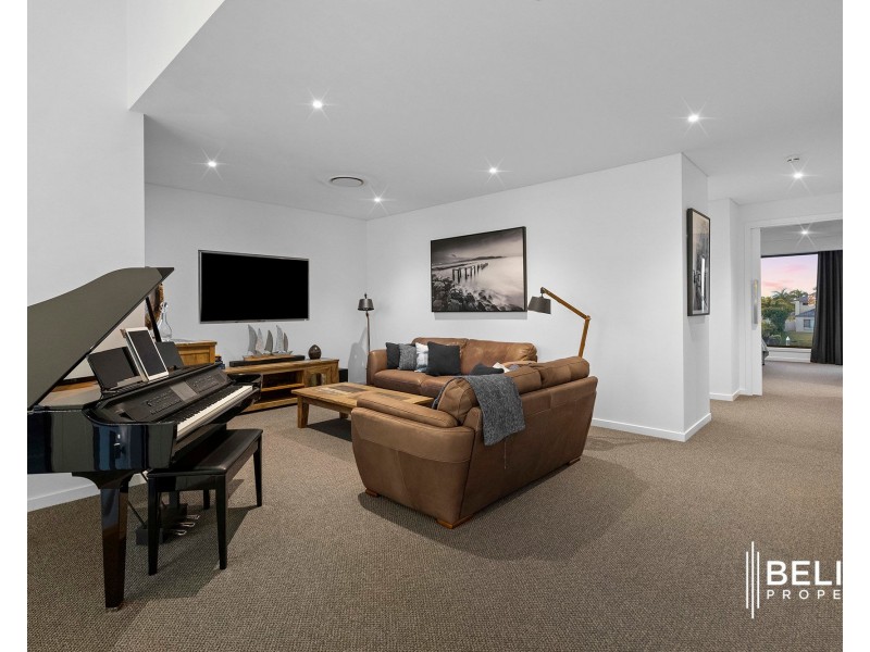 42 Paradise Parade, Jacobs Well QLD 4208