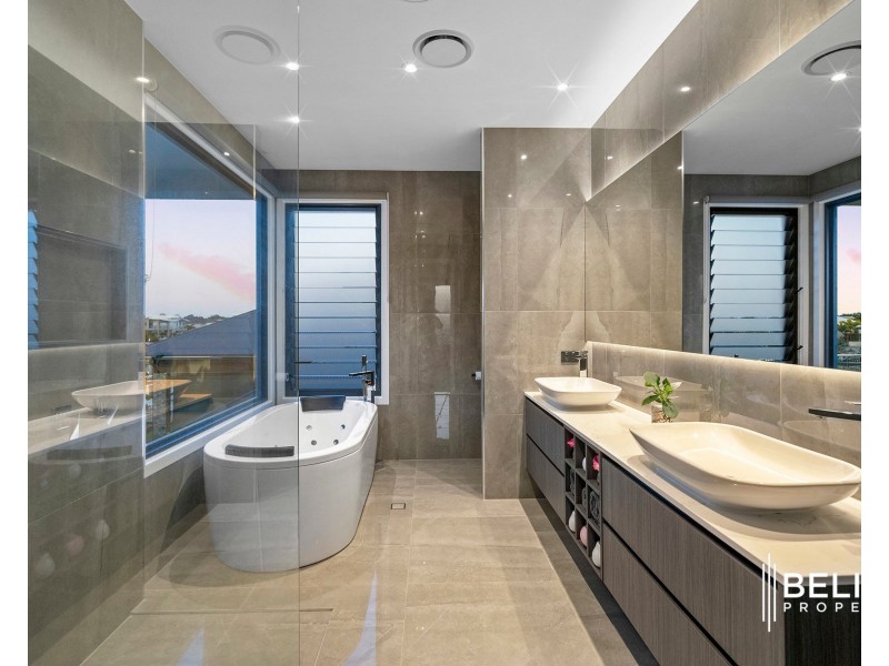 42 Paradise Parade, Jacobs Well QLD 4208