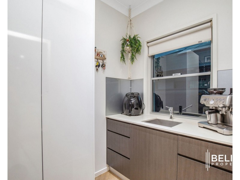 12 Marina Parade, Jacobs Well QLD 4208