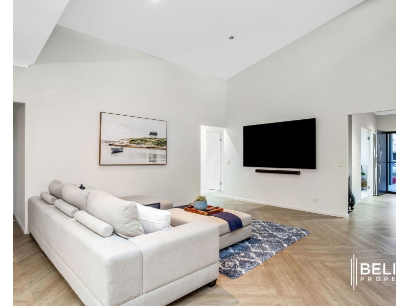 12 Marina Parade, Jacobs Well QLD 4208