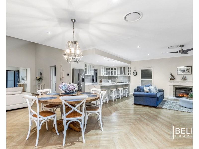 12 Marina Parade, Jacobs Well QLD 4208