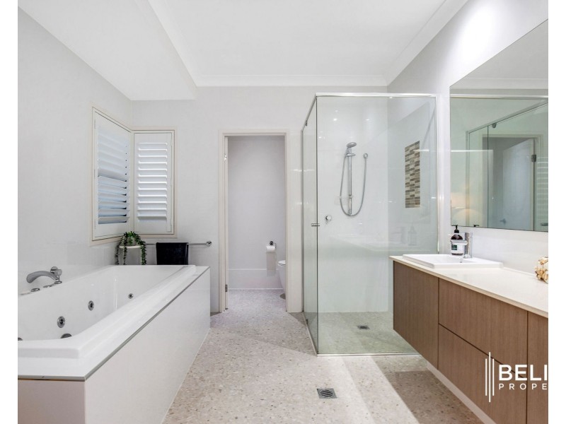 12 Marina Parade, Jacobs Well QLD 4208
