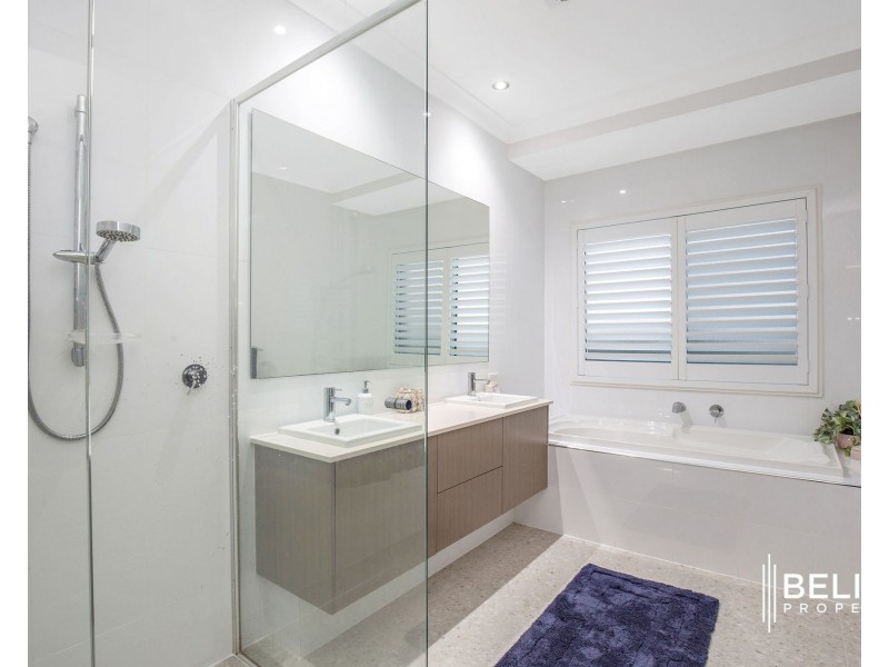 12 Marina Parade, Jacobs Well QLD 4208