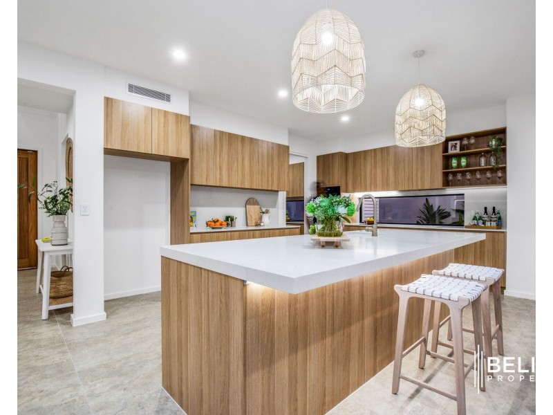 105 Paradise Parade, Jacobs Well QLD 4208