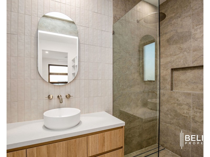 105 Paradise Parade, Jacobs Well QLD 4208