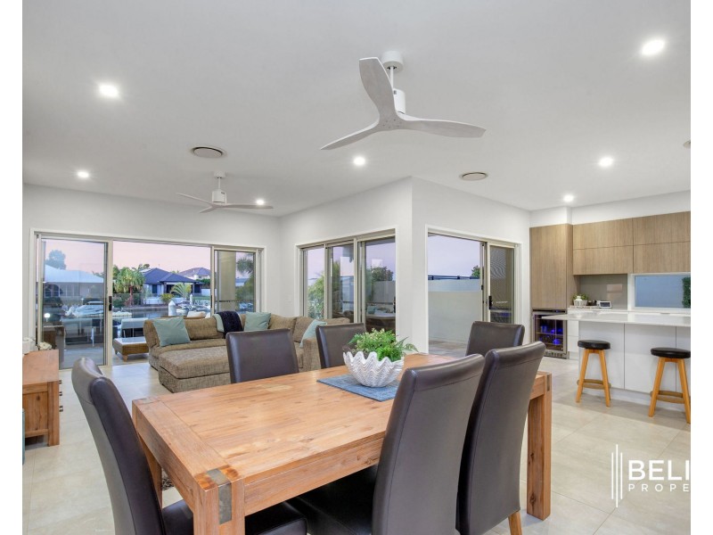 36 Paradise Parade, Jacobs Well QLD 4208