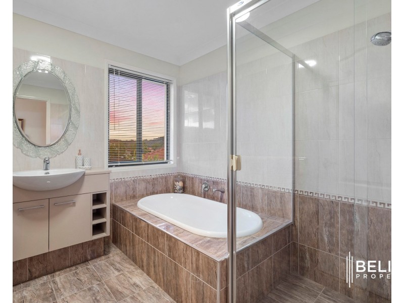 24 Danielle Street, Oxenford QLD 4210