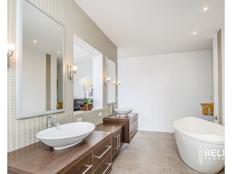 1 Windward Place, Jacobs Well QLD 4208