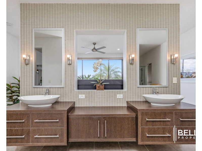 1 Windward Place, Jacobs Well QLD 4208