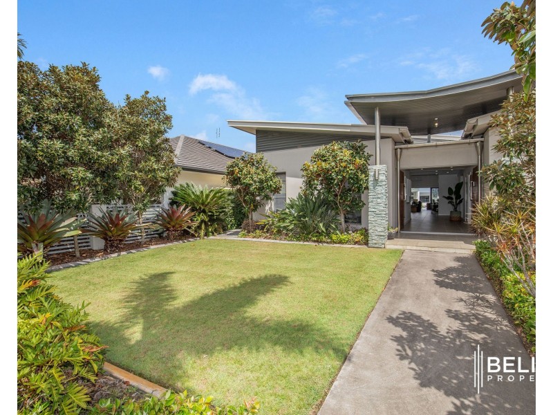 1 Windward Place, Jacobs Well QLD 4208