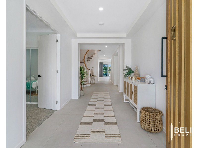 142 Paradise Parade, Jacobs Well QLD 4208