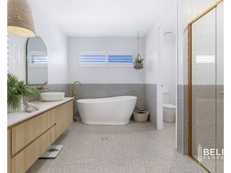 142 Paradise Parade, Jacobs Well QLD 4208