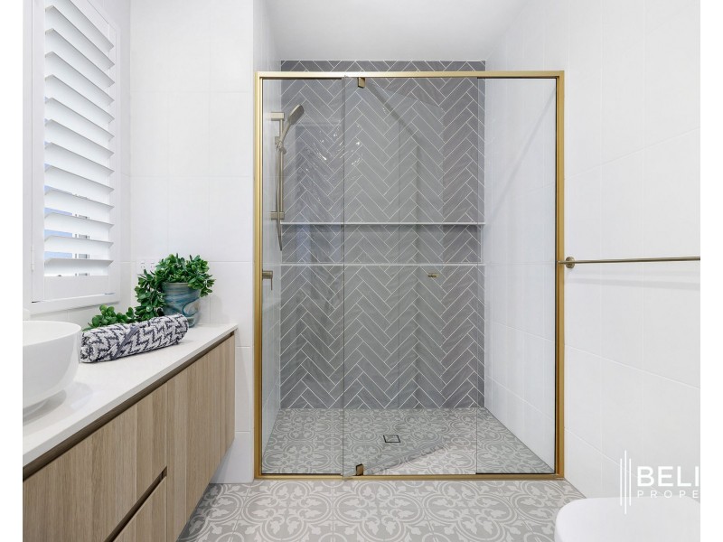 142 Paradise Parade, Jacobs Well QLD 4208
