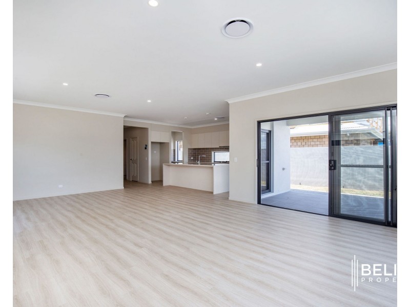 40 Hamilton Drive, Jacobs Well QLD 4208