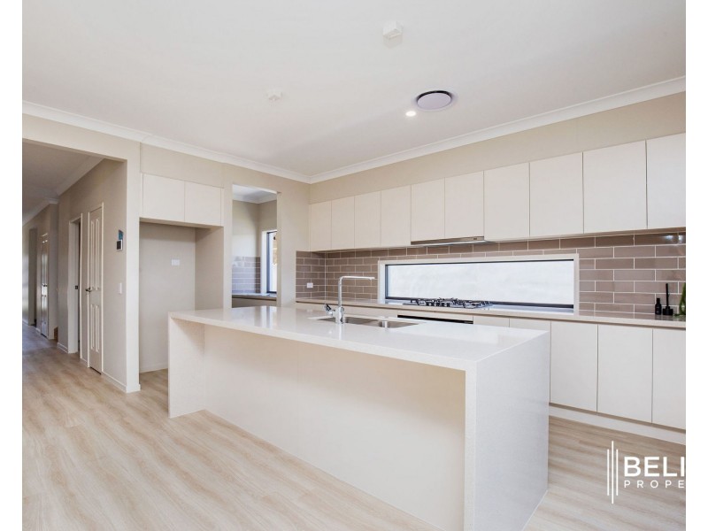 40 Hamilton Drive, Jacobs Well QLD 4208
