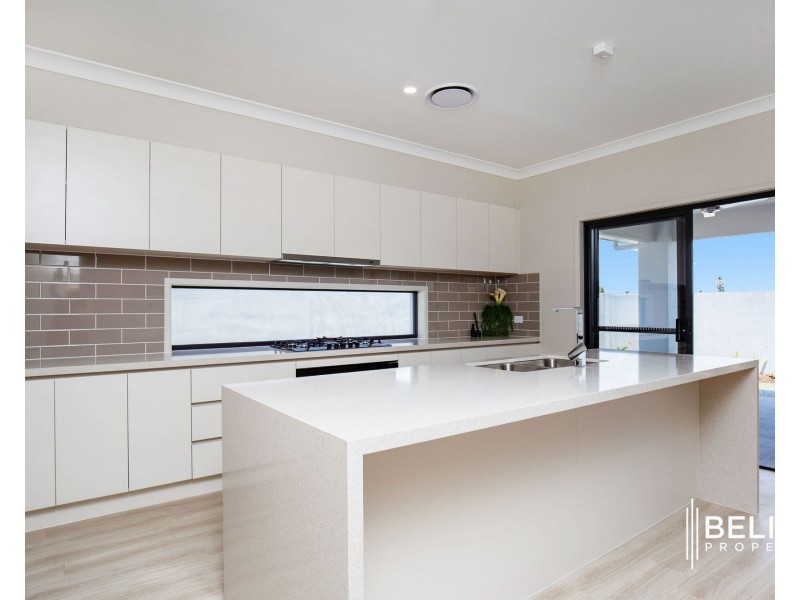 40 Hamilton Drive, Jacobs Well QLD 4208