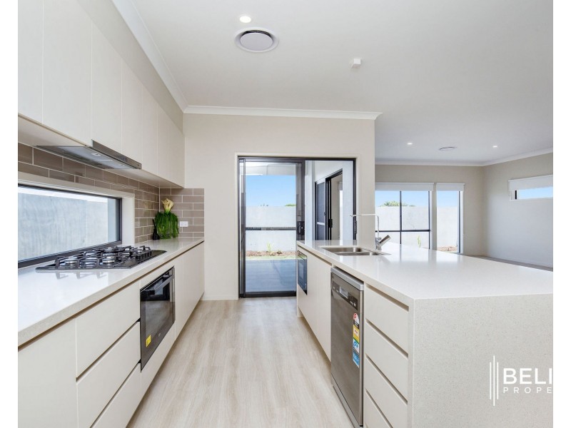 40 Hamilton Drive, Jacobs Well QLD 4208