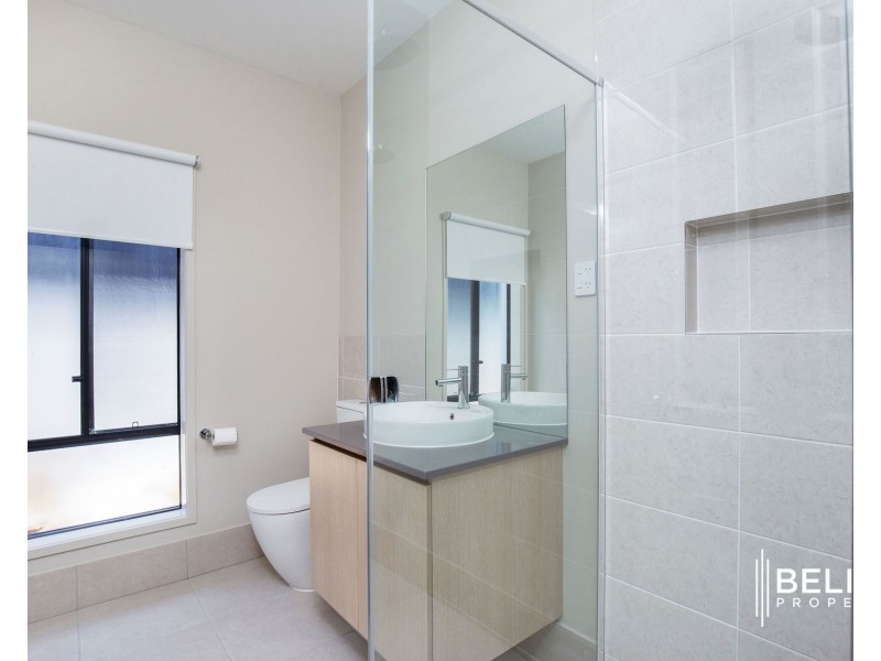 40 Hamilton Drive, Jacobs Well QLD 4208