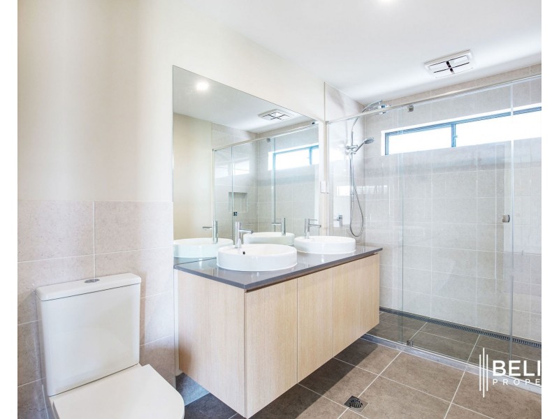 40 Hamilton Drive, Jacobs Well QLD 4208