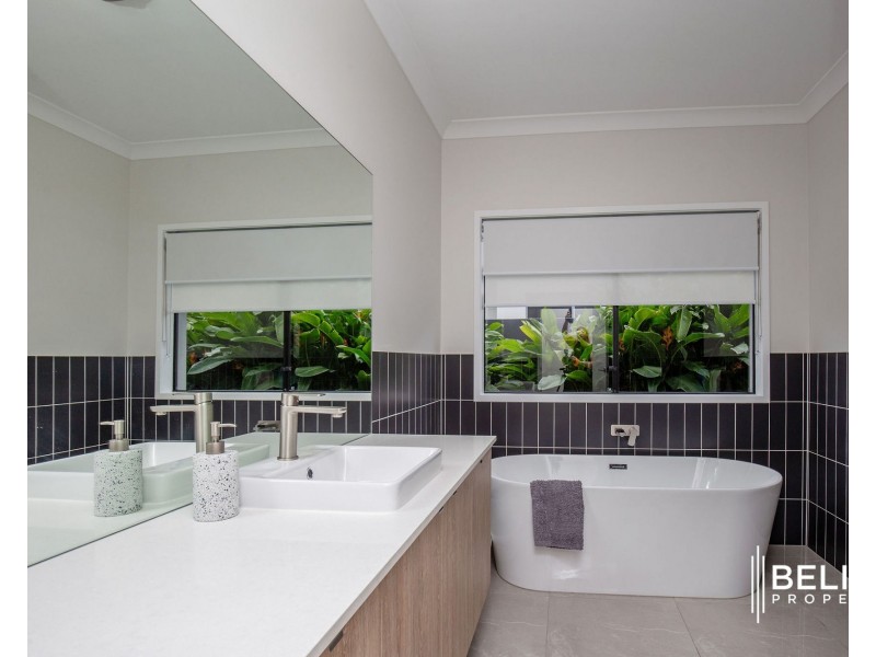 12 Frangipani Court, Jacobs Well QLD 4208