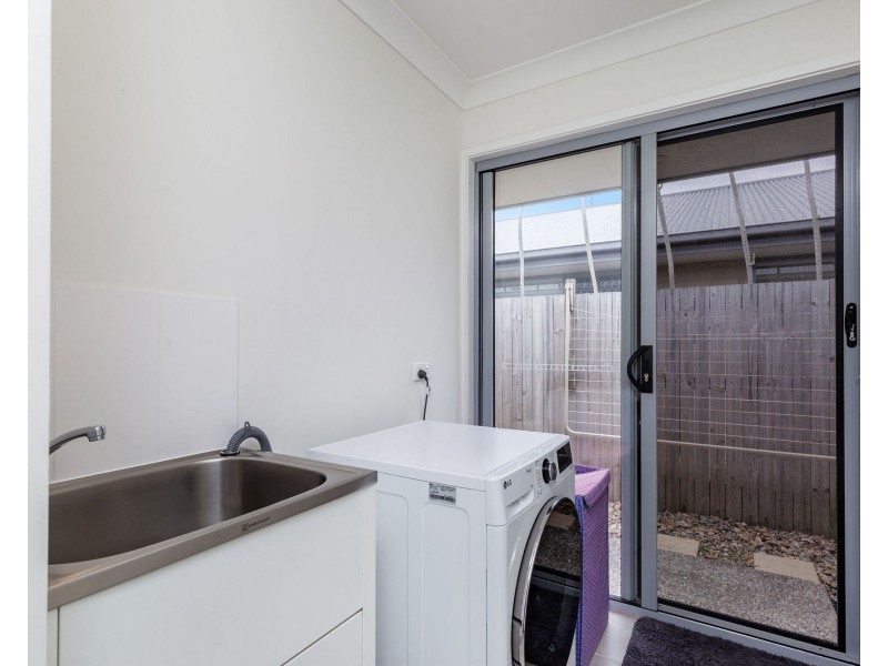 43 Helmore Road, Jacobs Well QLD 4208