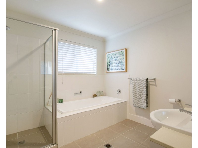 43 Helmore Road, Jacobs Well QLD 4208