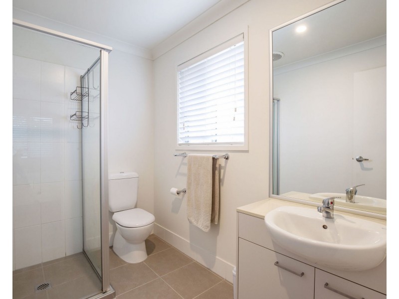 43 Helmore Road, Jacobs Well QLD 4208