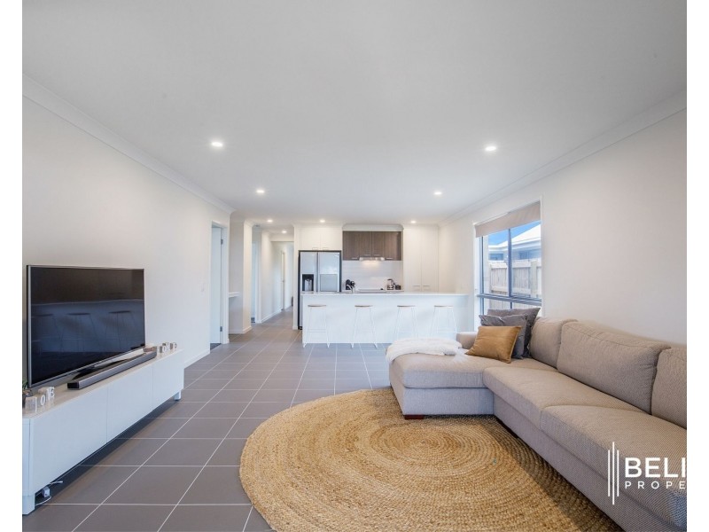 21 Seabright Circuit, Jacobs Well QLD 4208