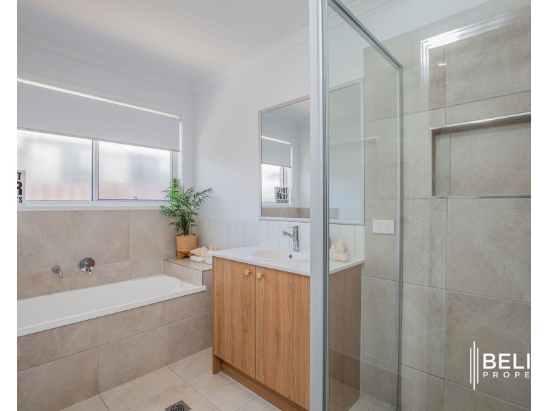 14 Whalleys St, Coomera QLD 4209