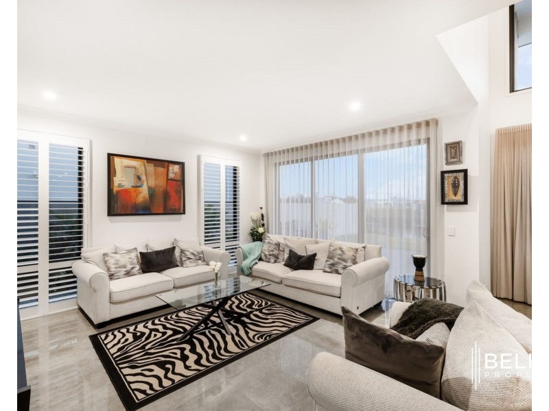 43 Poinciana Place, Jacobs Well QLD 4208