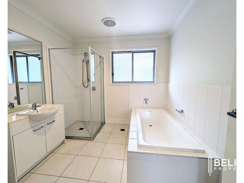 2 Seabright Circuit, Jacobs Well QLD 4208