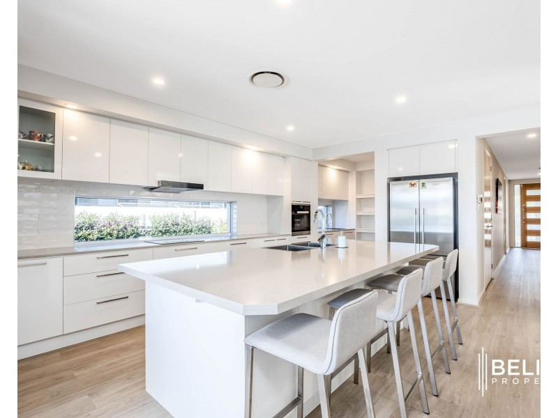 38 Paradise Parade, Jacobs Well QLD 4208