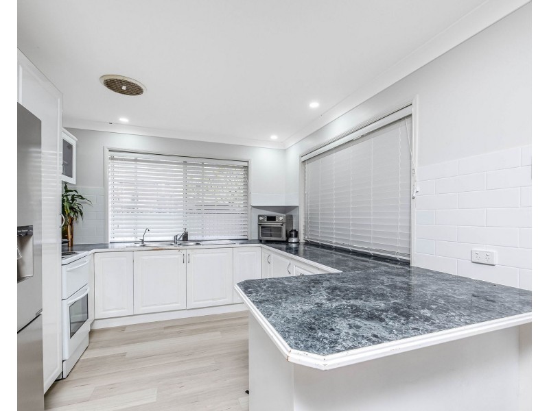21 The Esplanade, Jacobs Well QLD 4208