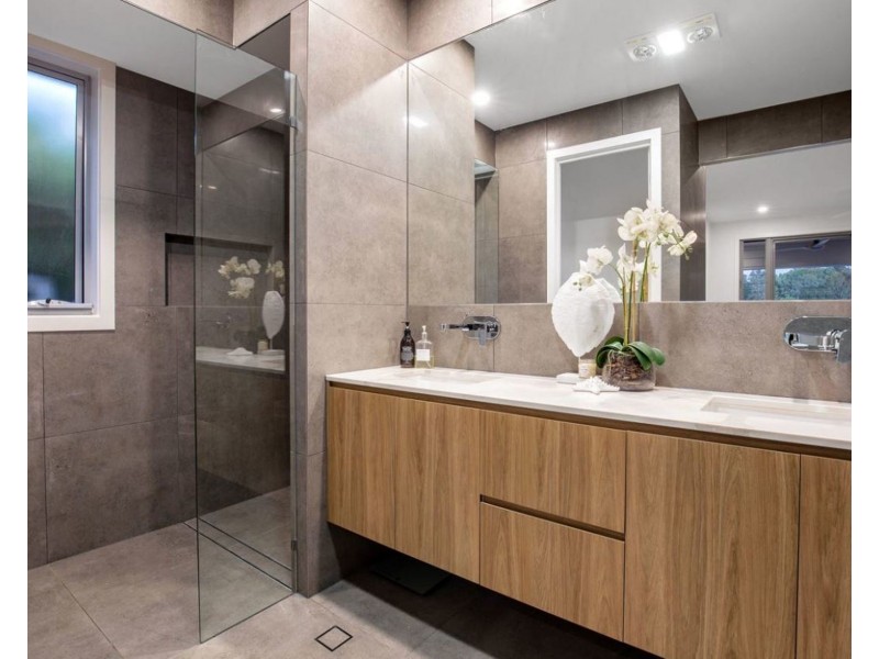 53 Marina Parade, Jacobs Well QLD 4208