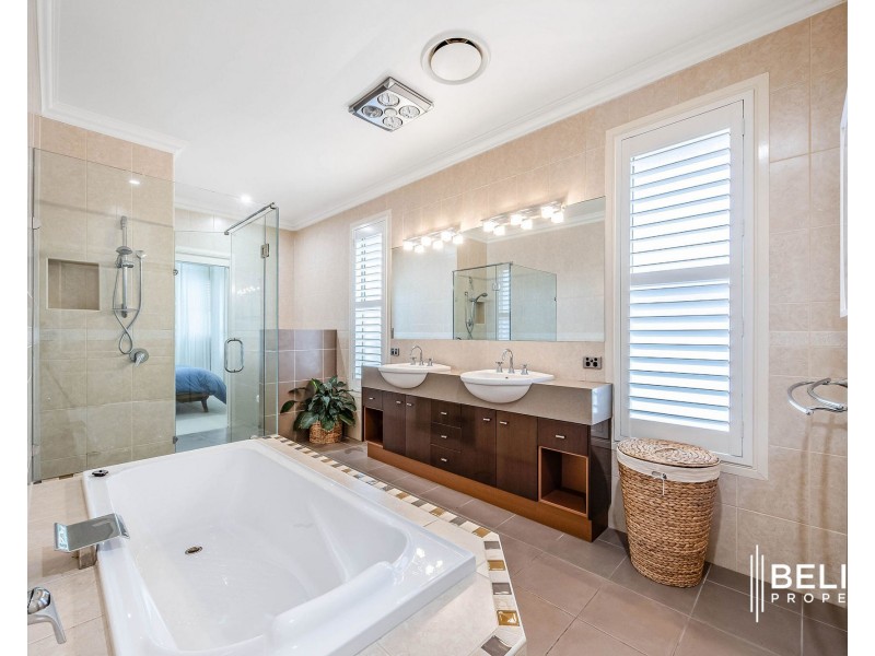 20 Marina Parade, Jacobs Well QLD 4208