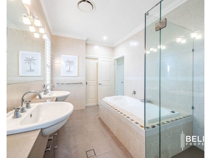 20 Marina Parade, Jacobs Well QLD 4208