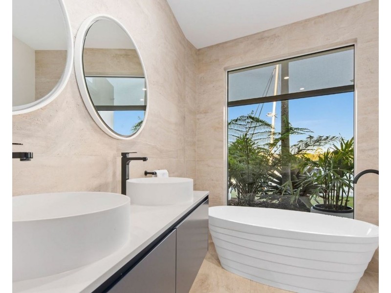 36 Windward Place, Jacobs Well QLD 4208