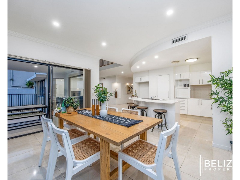 8 Windward Place, Jacobs Well QLD 4208